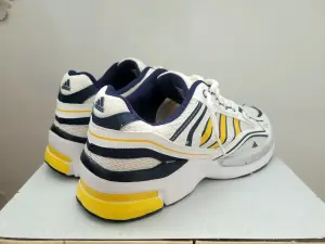 Новые мужские кроссовки adidas