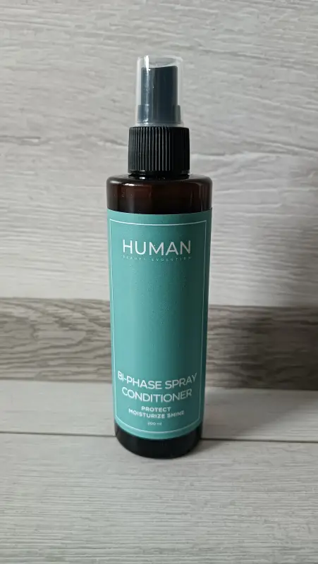 Новый увлажняющий спрей-уход для волос Human Beauty