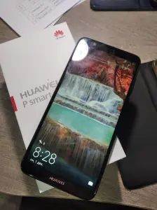 Телефон мобильный HUAWAL P smart