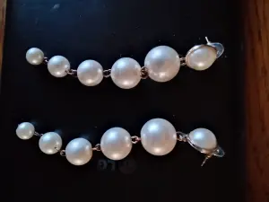 Женские серьги.