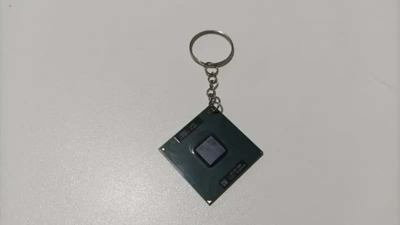 Брелок айтишника Redhim-PC #1