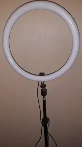 Кольцевая лампа на штативе - для фото-видео , макияжа, освещения....