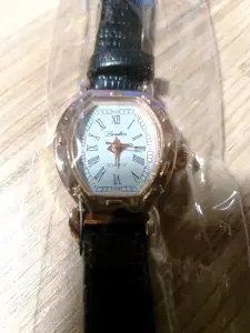 Часы кварцевые, новые-2шт