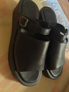 Шлепанцы женске