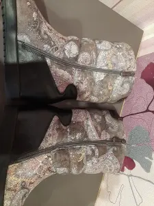 Зимние сапожки р.39 (состояние новых)