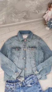 Zara джинсовая куртка/джут 140