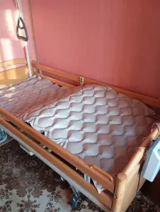 Кровать с электроподьемником