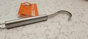 Нож-декоратор для масла, мороженого и т.п.