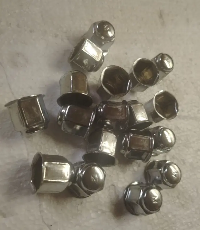 Колпачки на болты