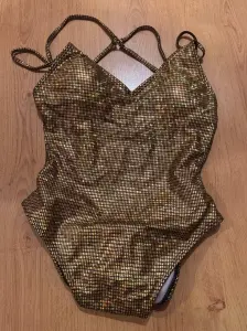 Продам купальник золотого цвета, р-р S