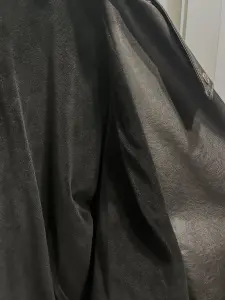 Утеплённая кожаная куртка