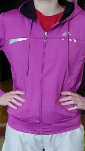 Женская спортивная куртка