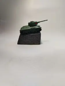 Памятник танку Т-34 у Дома офицеров в Минске.