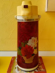 Термос с помпой