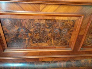 Пианино немецкое, из красного дерева, клавиши из слоновой кости, состояние хорошее, работает,