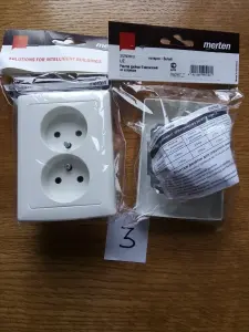 Розетки, выключатели фирмы Merten Германия (скрытый монтаж)