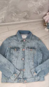 Zara джинсовая куртка/джут 140