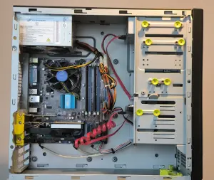 СРОЧНО Обслуженный системный блок: E8400 / 8GB DDR3 / GT 640 / SSD / БП FSP