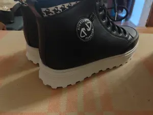 Ботинки женские