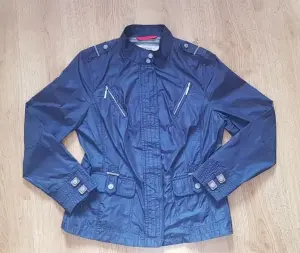 Куртка женская Fuchs Schmitt на молнии с карманами