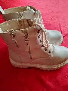 Зимние ботинки