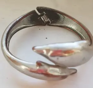 Винтажный браслет-клампер дельфины