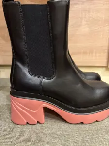 Сапожки девичьи / женские Shein