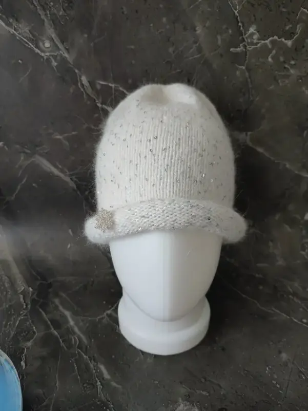 Зимняя бело - молочная шапочка с пайетками. - Вся Беларусь - 234202 - Доска объявлений Kupika.by - Фото 2