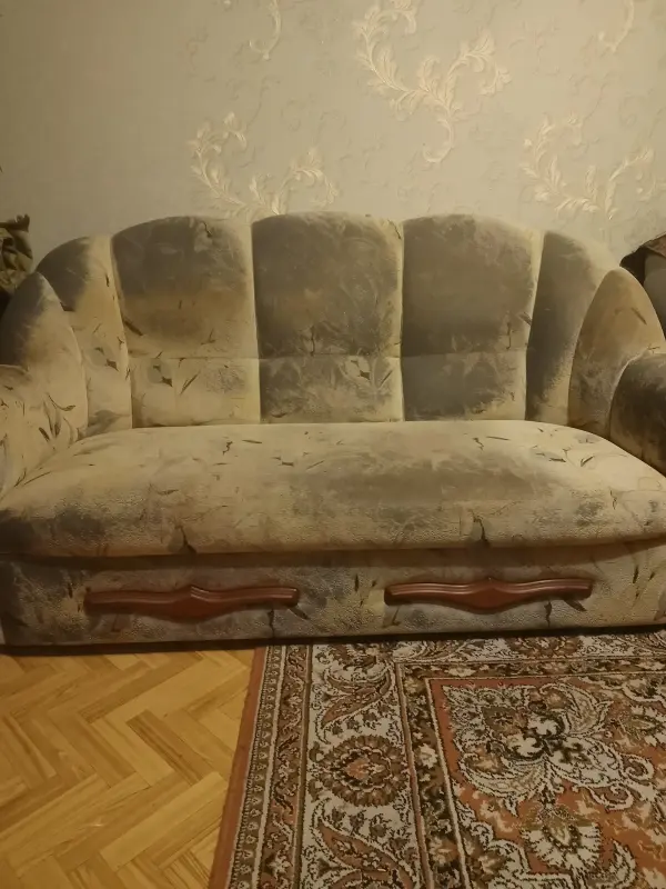 Диван из набора мягкой мебели