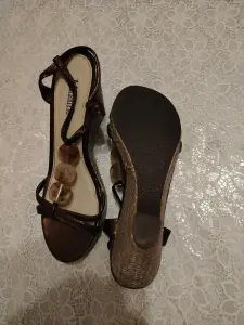 Женская обувь