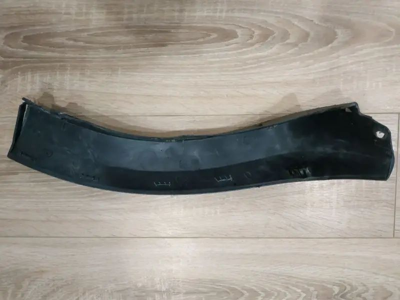 Продам оригинальную накладку (молдинг) заднего бампера левую Renault Sandero Stepwey 2
