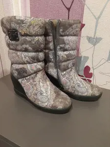 Зимние сапожки р.39 (состояние новых)