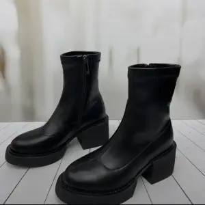 Ботинки на платформе демисезонные