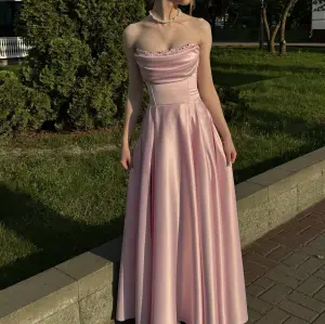 Выпускное платье (корсетное)