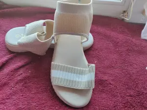 Босоножки женские