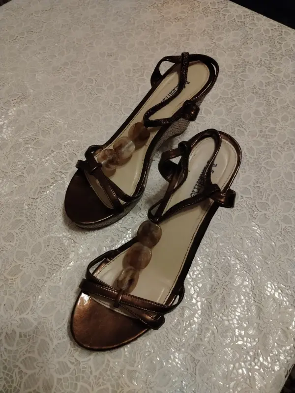 Женская обувь