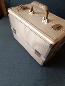 Чемодан косметичка