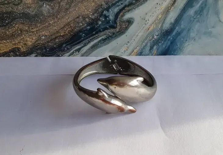 Винтажный браслет-клампер дельфины