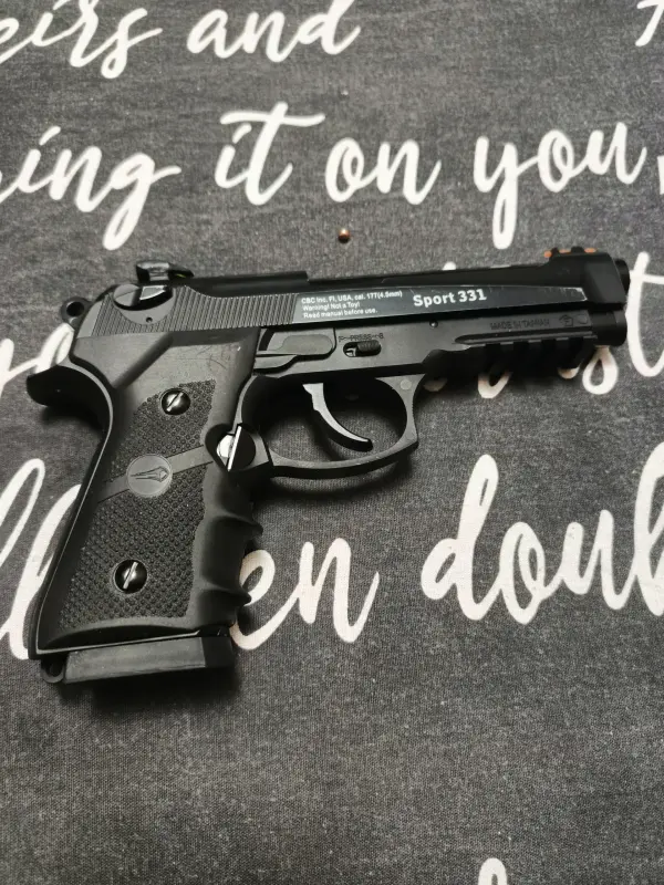 Пневматический пистолет