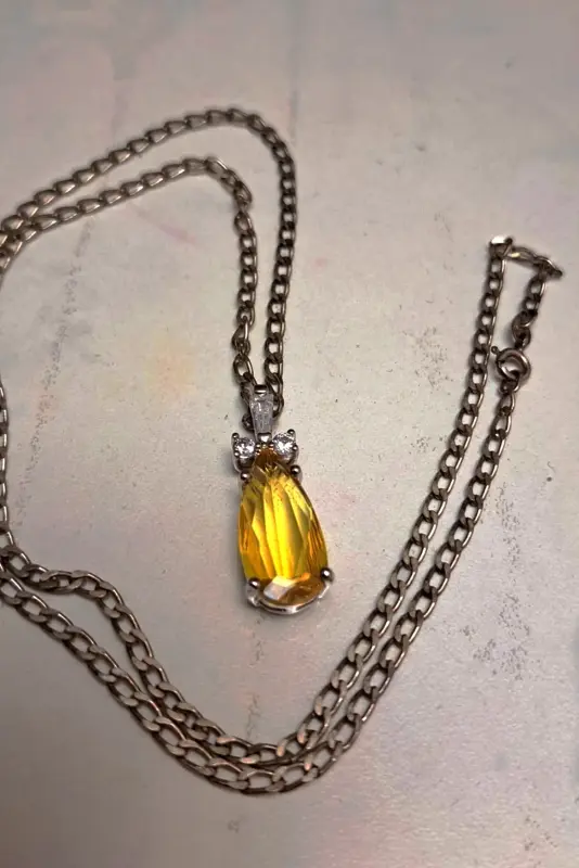 Комплект бижутерии желтый, новый