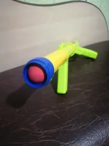 Игровой пистолет (автомат)