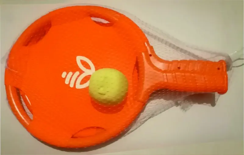 Набор ракеток и мяч для пляжного тенниса