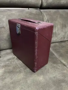 Кофр , папка для патефонных пластинок .