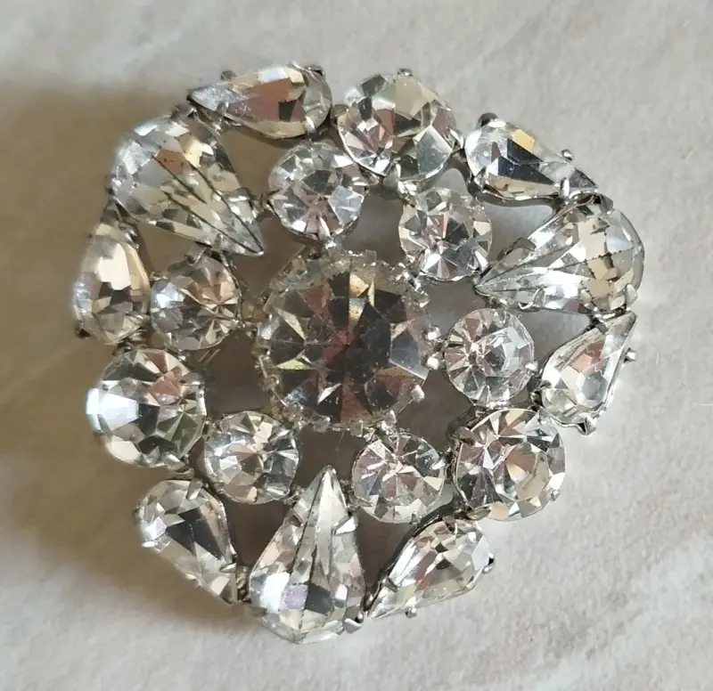 Брошь. Чешская бижутерия.