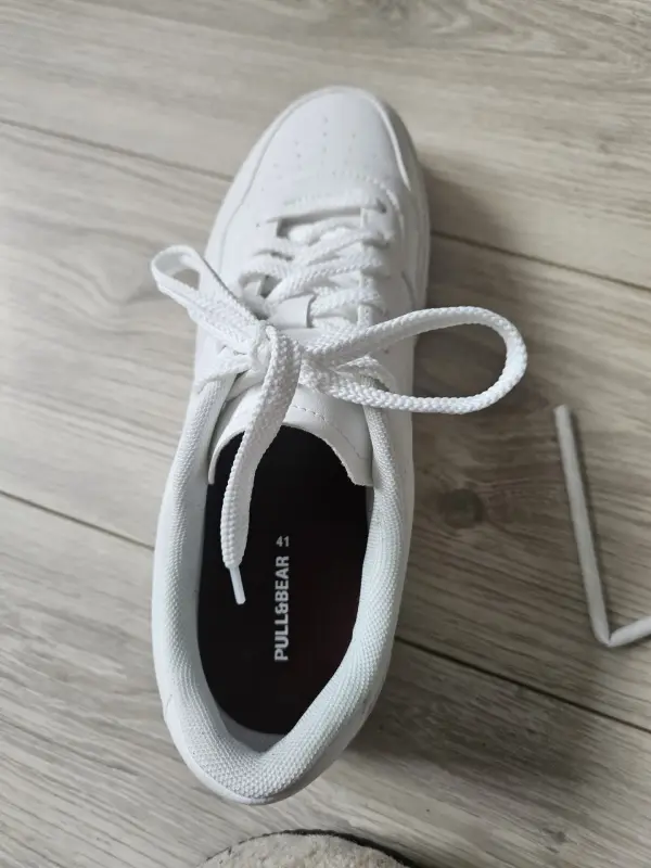 Женская обувь БУ и новая - Белые кроссовки PullandBear новые - Вся Беларусь - Фото 4 Белые кроссовки PullandBear новые - Вся Беларусь - 237121 - Доска объявлений Kupika.by - Фото 4