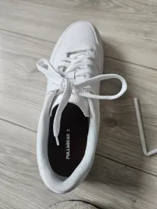 Белые кроссовки PullandBear новые