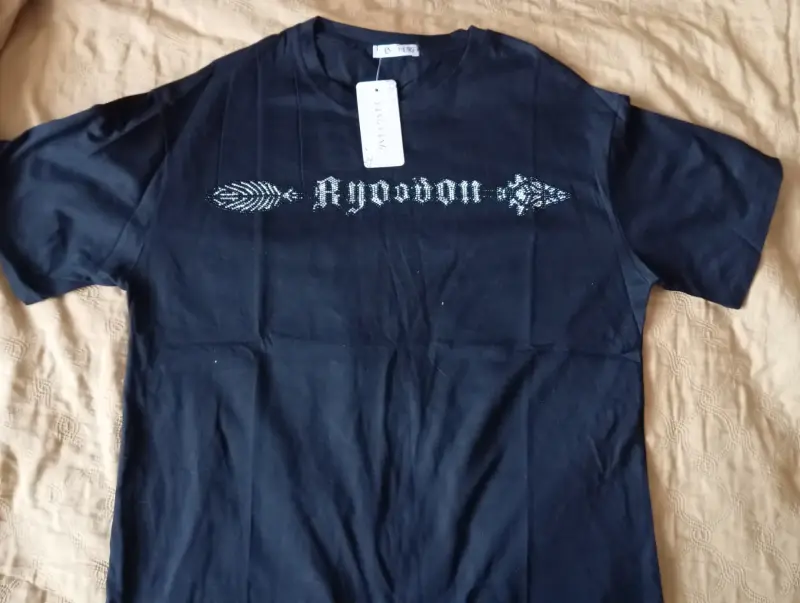 Майка в стразы с крыльями