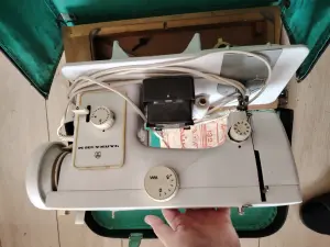 Швейная машинка Чайка.