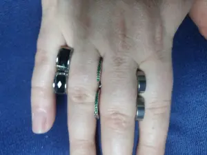 Украшения из стали