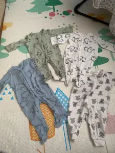 Лот детских вещей